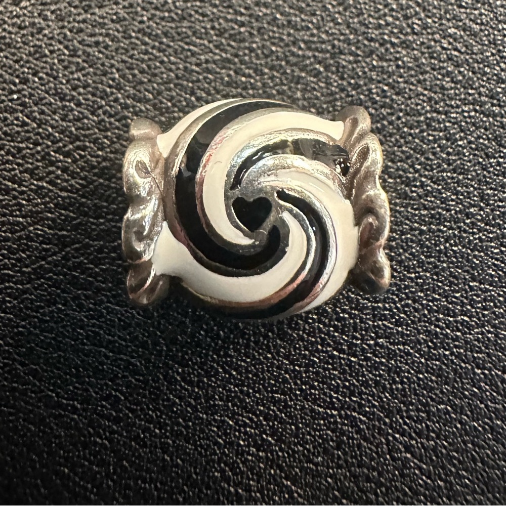 Black & White Peppermint Bead Brighton